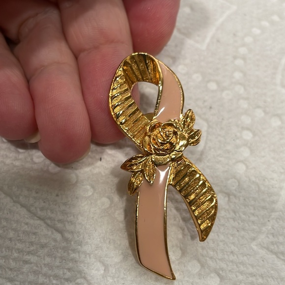 Avon Jewelry - Avon Better Breast Care Ribbon Large Pin🎀